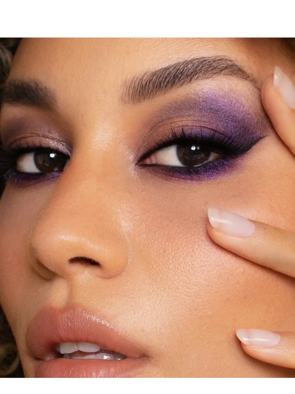Farmasi Violet Skies Purple Eyeshadow Palette - Picture 4 of 5